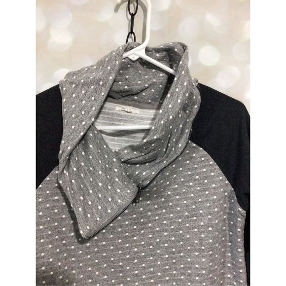 Maurice’s Size Small Zip Cowl Neck Sweatshirt Top Gray White Swiss Dot - Picture 2 of 12